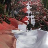 FOTO: Kibar Merah Putih Raksasa di Seantero Negeri