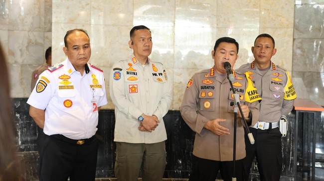 Polda Metro Jaya siapkan rekayasa lalu lintas untuk HUT ke-80 Kemerdekaan RI di Jakarta, batasi arus kendaraan dan imbau gunakan transportasi umum.