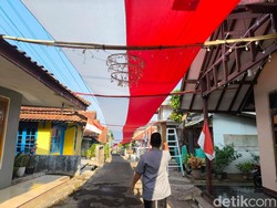 Satu Kilometer Merah Putih yang Membentang Indah di Sukamulya Kuningan