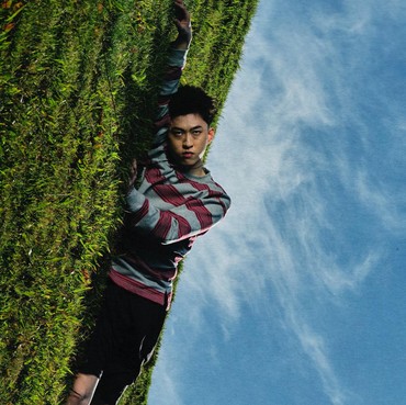 Lirik Lagu Senja - Rich Brian