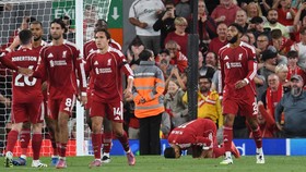 Salah Selebrasi ala Diogo Jota sebelum Menangis di Anfield