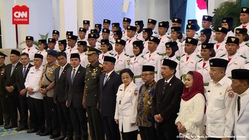 VIDEO: Pengukuhan 76 Paskibraka HUT RI Ke-80 di Istana Negara