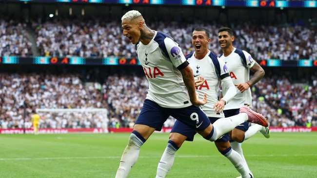 Richarlison jadi bintang kemenangan Tottenham Hotspur atas Burnley dengan skor 3-0 dalam laga Liga Inggris di Stadion Tottenham, Sabtu (16/8).