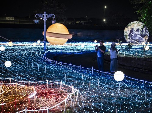 FOTO: Wisata Malam Lights Wonderland di Grand Maerakaca Semarang