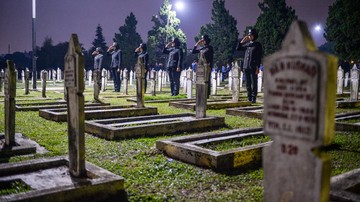 Napak Tilas ke Taman Makam Pahlawan Kala Peringatan Hari Pahlawan