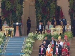 Ganti Kostum, Gibran Pakai Jas-Dasi Biru Muda di Upacara Penurunan Bendera