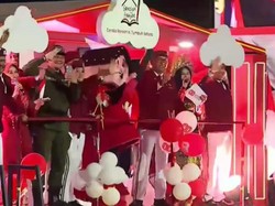 Karnaval HUT RI, Menteri-menteri Naik Mobil Hias Menuju Bundaran HI