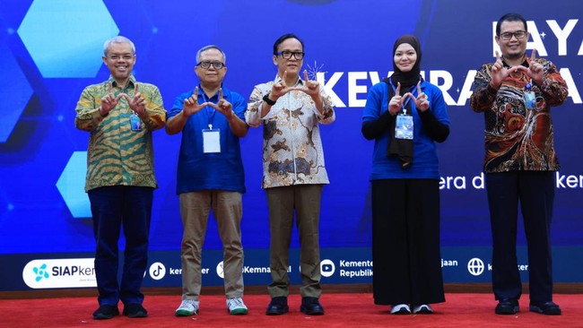 Kementerian Ketenagakerjaan luncurkan Layanan Kewirausahaan 2025 untuk bantu korban PHK Program ini dorong penciptaan lapangan kerja baru dan pemulihan ekonomi.
