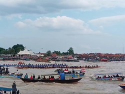 Dishub Palembang Juara 1 Lomba Perahu Bidar Tradisional 2025