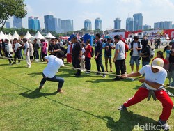 Lomba Tarik Tambang hingga Balap Karung Ramaikan Pesta Rakyat HUT RI di Monas