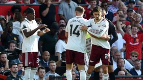 Gary Neville Jagokan Arsenal Juara Liga Inggris