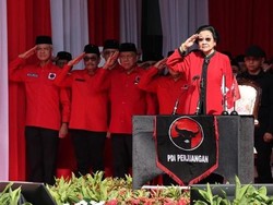 Megawati Ingatkan Kader agar Tidak Merasa Lebih Tinggi dari Rakyat