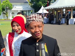 Bahlil Berbaju Adat Jawa Solo di HUT Ke-80 RI: Istri Orang Sana