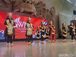 Ratusan Siswa SD Meriahkan Parade Budaya di GWK