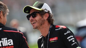 Viral, Marquez dan Rossi Melengos Tak Saling Sapa di Sprint Race