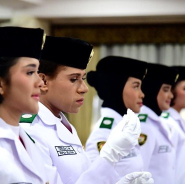 Sosok Bianca Alessia, Pembawa Baki Bendera Merah Putih Upacara HUT ke-80 RI di Istana
