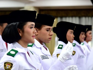 Sosok Bianca Alessia, Pembawa Baki Bendera Merah Putih Upacara HUT ke-80 RI di Istana