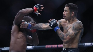 Berita Olahraga Terkini CNN Sport : UFC 319: Brutal, Back to Back KO Spinning Back Elbow Terjadi