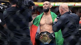 FOTO: Khamzat Chimaev, Juara Dunia Pertama UFC Asal Chechen