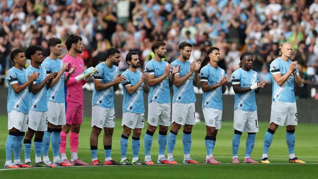 Pep Guardiola mengaku pusing dengan kedalaman skuad Manchester City setelah menang atas Wolves di Liga Inggris.