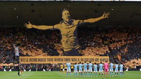 FOTO: Pesta Gol Man City dan Penghormatan Diogo Jota