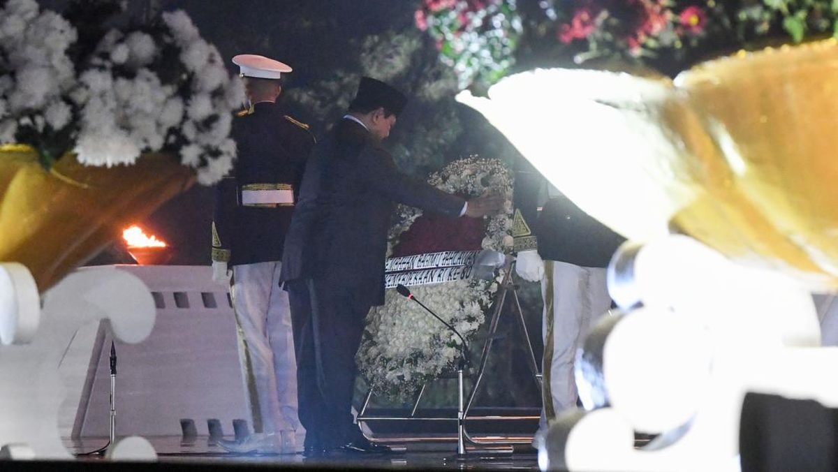 Prabowo Pimpin Upacara dan Renungan Hari Pahlawan di TMP Kalibata