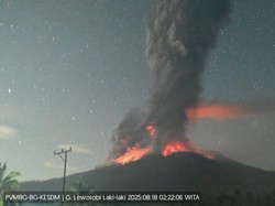 Gunung Lewotobi Meletus Lagi, 4 Penerbangan di Bandara Komodo Dibatalkan