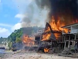 Eks Hotel Pantai Bingin Terbakar, Pembongkaran Bangunan Liar Disetop Sementara