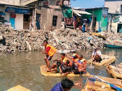 Serunya Lomba Dayung HUT ke-80 RI Usai Normalisasi Sungai Kalianak