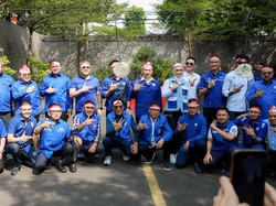 PAN Gelar Lomba 17-an, Zulhas & Para Menteri Estafet Belut-Makan Kerupuk