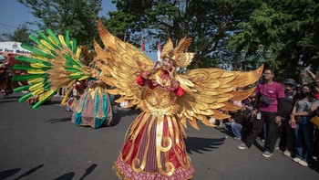 FOTO: Ragam Parade Peringatan Kemerdekaan RI di Berbagai Daerah