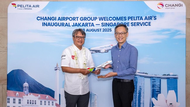 Penumpang dari Singapura ke Jakarta mudah melanjutkan perjalanan ke berbagai destinasi wisata unggulan di Indonesia melalui jaringan rute domestik Pelita Air.