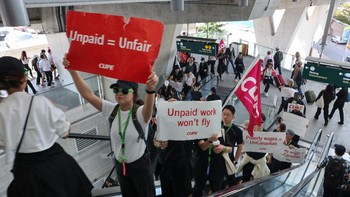 FOTO: Pramugari Air Canada Gelar Aksi Mogok, Minta Naik Gaji