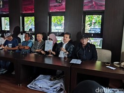 Judul Buku Roy Suryo dkk yang Batal Dilaunching di UC UGM: Jokowis White Paper