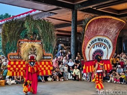 Reog Ponorogo di TMII Ramai Ditonton Warga: Jadi Obat Kangen Kampung