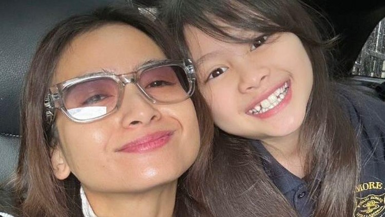 Acha Septriasa Jalani Kehidupan sebagai Single Parent Acha Septriasa Jalani Kehidupan sebagai Single Parent