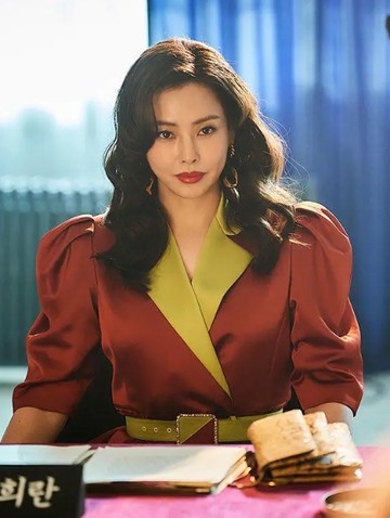 8 Potret Honey Lee, Aktris Sekaligus Miss Korea yang Comeback dengan Drama Aema di Netflix