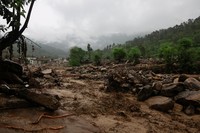 Banjir Dahsyat 'Sapu' Desa Rata dengan Tanah, Ratusan Tewas
