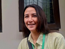 Dahlia Poland Kukuh Ceraikan Fandy Christian