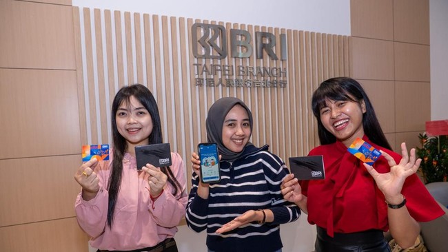 BRI Taipei Branch menghadirkan berbagai solusi layanan keuangan yang memungkinkan nasabah mengakses fasilitas keuangan secara praktis dan aman.