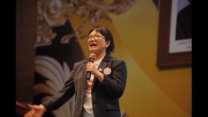 PKKMB UM Hadirkan Wamen Kemdiktisaintek: Prof. Stella Christie Dorong Mahasiswa Baru Menggali Potensi Diri. UM Membuka Rangkaian PKKMB 2025 Setelah Peringan HUT