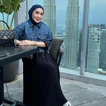 Keteguhan Hati Erin Tak Mau Cerai, Berikan Andre Taulany Pujian Setinggi Langit