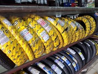 Pembeli Ban Kabur-Toko Jadi Sepi, Pedagang Ungkap Biang Keroknya Ini Pembeli Ban Kabur-Toko Jadi Sepi, Pedagang Ungkap Biang Keroknya Ini