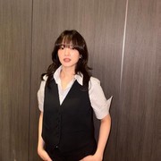 Get The Look: Contek Gaya Chun Woo Hee Pakai Vest, Modis dan Nyaman!