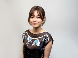 Jarang Tersorot, 7 Potret Cucu Bung Hatta Upacara di Istana Pakai Kebaya & Kain untuk Pemakaman