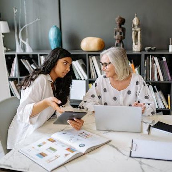 Orang yang toxic terkadang tidak sadar dengan sikap mereka. Oleh karena itu, menegur secara langsung bisa menjadi salah satu cara untuk menghadapi mereka./ Foto: Pexels.com / Yankrukov