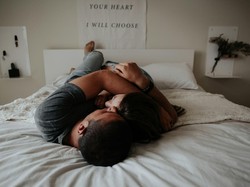 Berhubungan Seks di Malam Rebo Wekasan, Bolehkah? Ini Penjelasannya