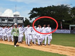 Cerita Kristo Paskibra Papua Barat Daya Dipapah Teman Saat Oleng-Nyaris Jatuh