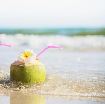 Tak Sekadar Menyegarkan, Ini 7 Manfaat Minum Air Kelapa di Pagi Hari saat Perut Kosong