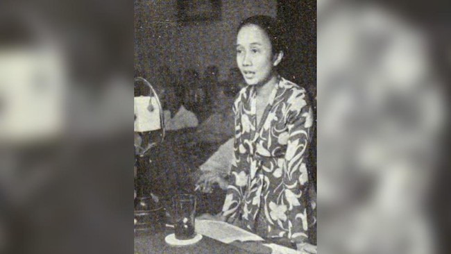 Kesetaraan atau persamaan di mata hukum bisa masuk ke dalam konstitusi Indonesia, tak lepas dari kiprah perempuan bernama Maria Ullfah Santoso.